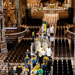 400 Mesnerinnen und Mesner bei österreichweiter Wallfahrt / Erzdiözese Wien/Schönlaub, Stephan Schönlaub 400 Mesnerinnen und Mesner bei österreichweiter Wallfahrt